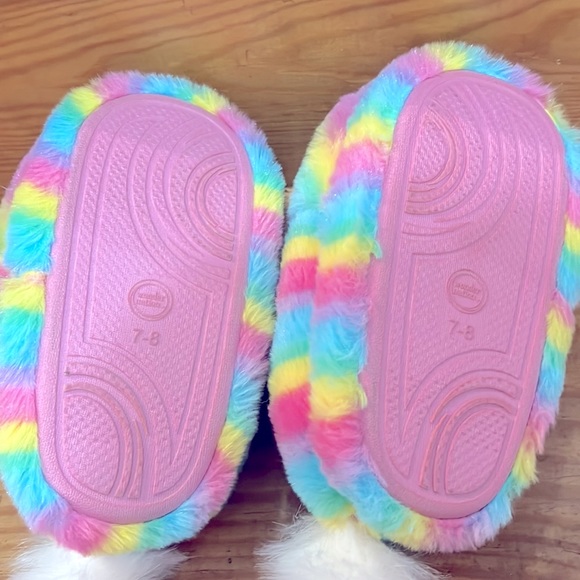 Toddler Girls Plush Unicorn Fuzzy Comfy Slippers Shoes Size 7/8 - Picture 3 of 4